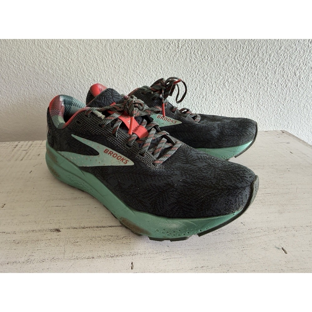 Brooks Ghost 16 Run Merry Christmas Women's Running Shoe Size 9
